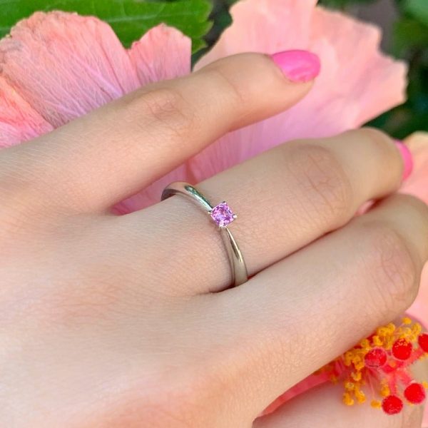 anillo de compromiso piedra zafiro