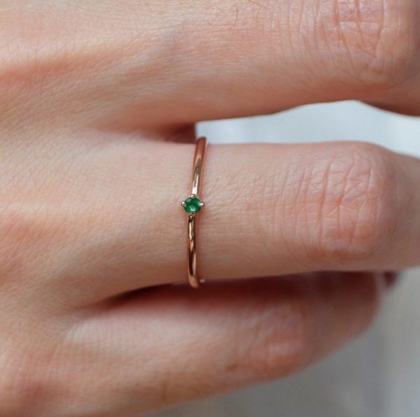anillos de compromiso esmeraldas