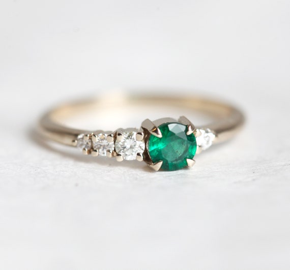 anillo pedida esmeralda
