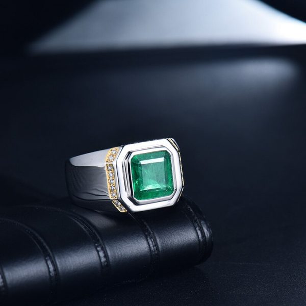 anillos de compromiso con piedra esmeralda